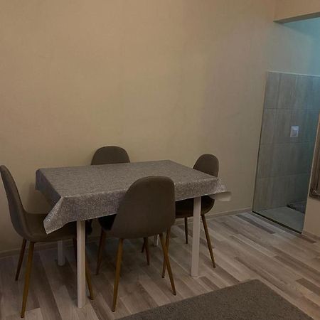 Central House Oradea Eksteriør bilde